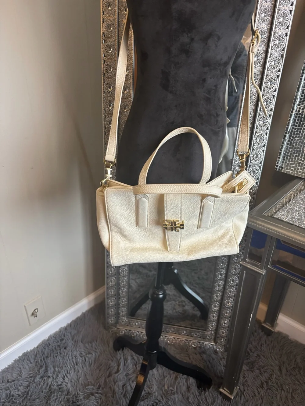 ⭐️Tory Burch Cream Pebbled Leather Satchel with Crossbody Strap